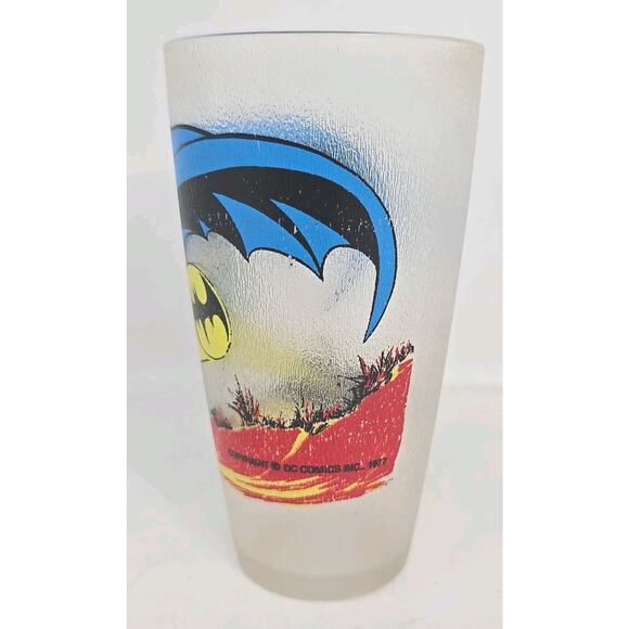 DC Comics 1977 Frosted Translucent Batman Plastic 5.5" Tall Cup U252 - Picture 4 of 8
